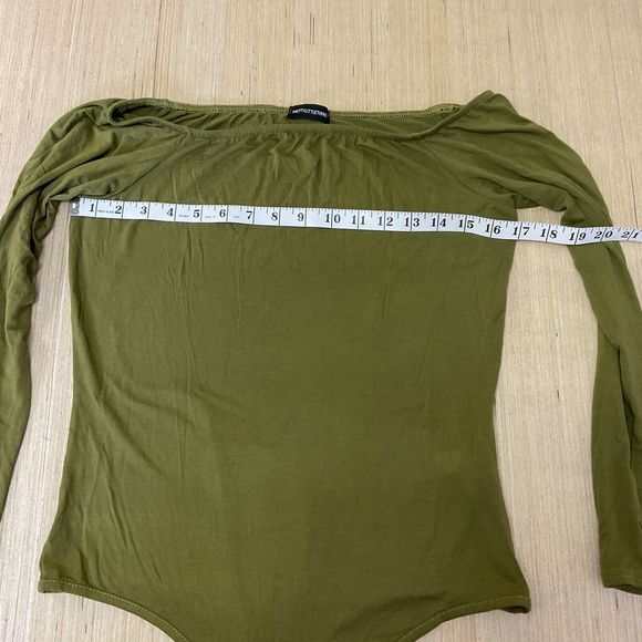Pretty Little Thing Basic Olive Green Slinky Long Sleeve Bodysuit US Size 12 - Picture 3 of 6